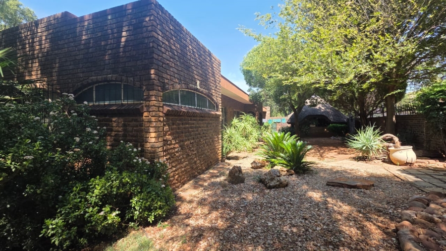 3 Bedroom Property for Sale in Hartbeesfontein North West